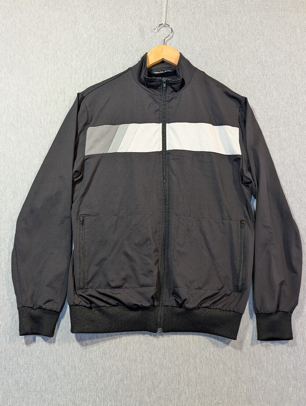 Travis Mathew Ollie Full Zip Golf Jacket Men's Medium Black Gray Windbreaker